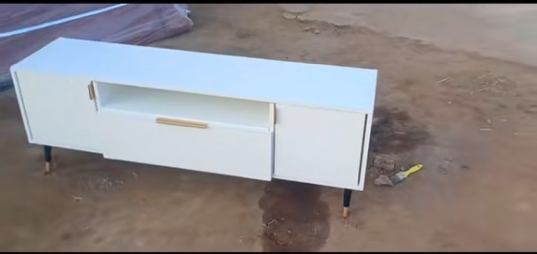 TV Stands & Case Pieces